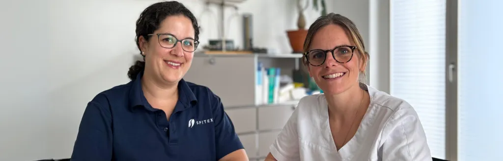 sprechen Dr. Aina Zehnder, Hausärztin in Albisrieden und Ursina Mathis, Pflegeexpertin APN 